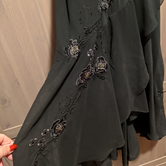 Black Sequined and Beaded Dress size 8 - Picture 5 of 15